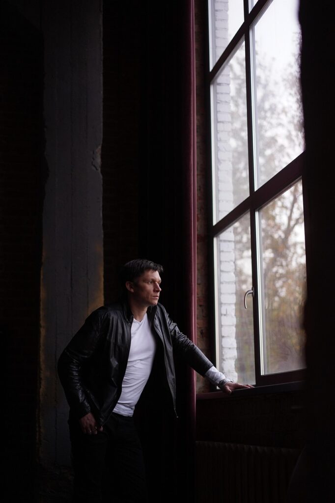 頭皮の臭い対策に効果的な男性向けケア方法は？