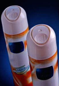 コンビニで買える消臭スプレーでスーツの臭いを効果的に消す方法は？