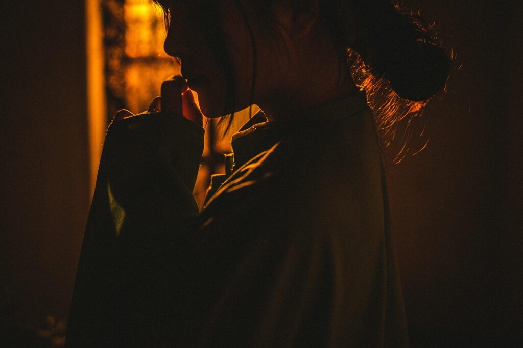 服の匂いをデート前5分で消す方法は？