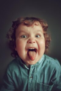 舌ブラシの使い方は痛くない？コツを知って快適な口内ケアを実現しよう！