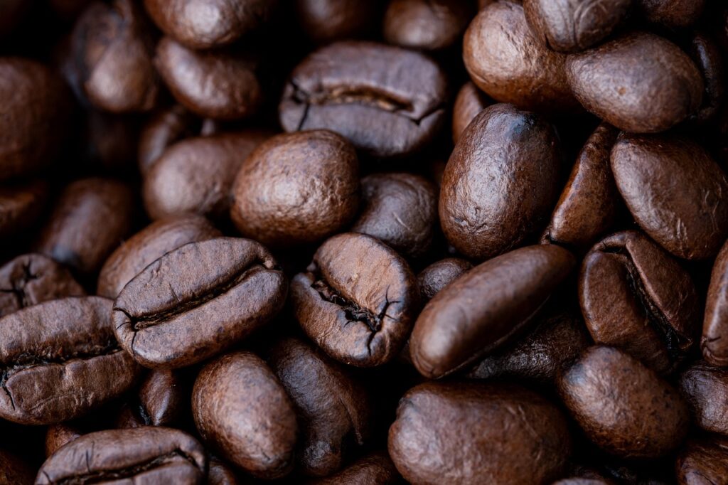 コーヒーを飲みすぎると口臭が気になる！デート前の効果的な対策は？